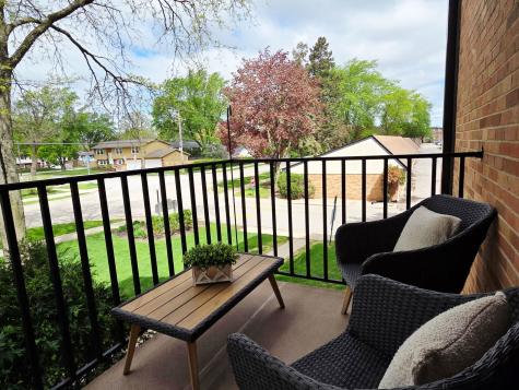 1217 South Old Wilke Road Arlington Heights IL 60005