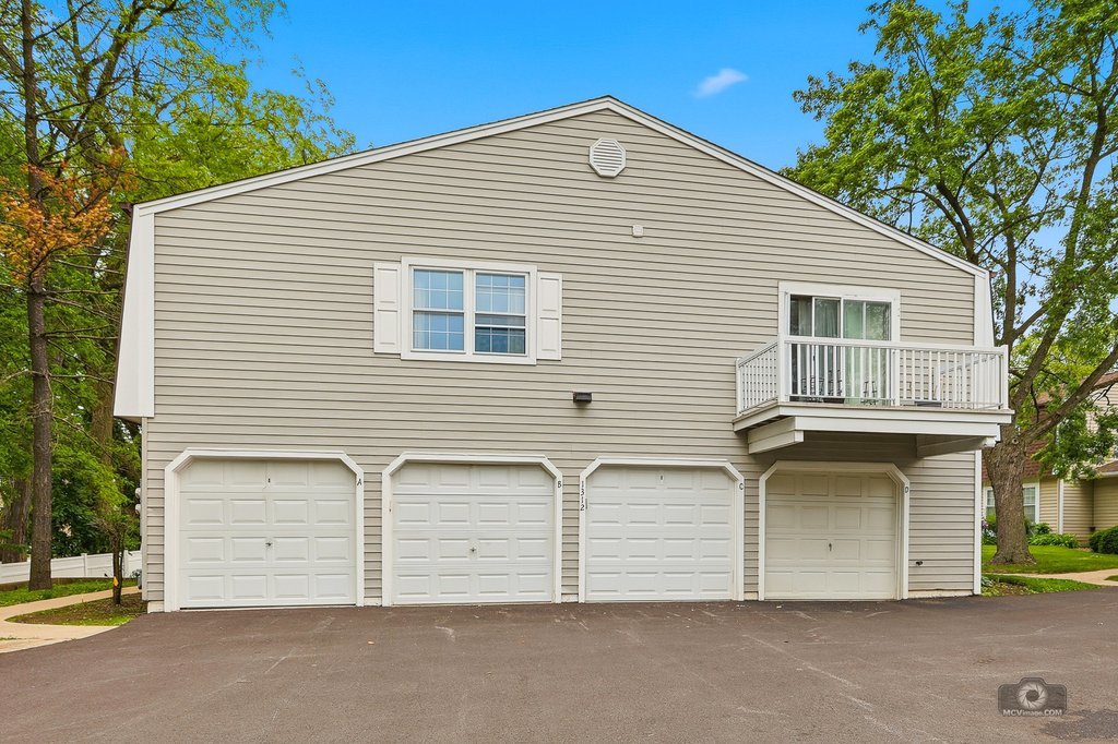 1312 Woodcutter Lane Wheaton IL 60189