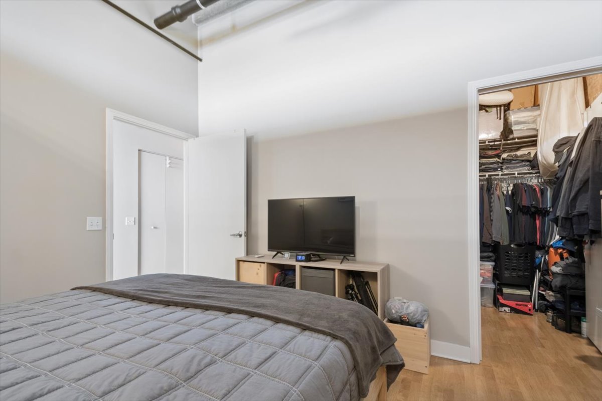 320 East 21st Street Chicago IL 60616