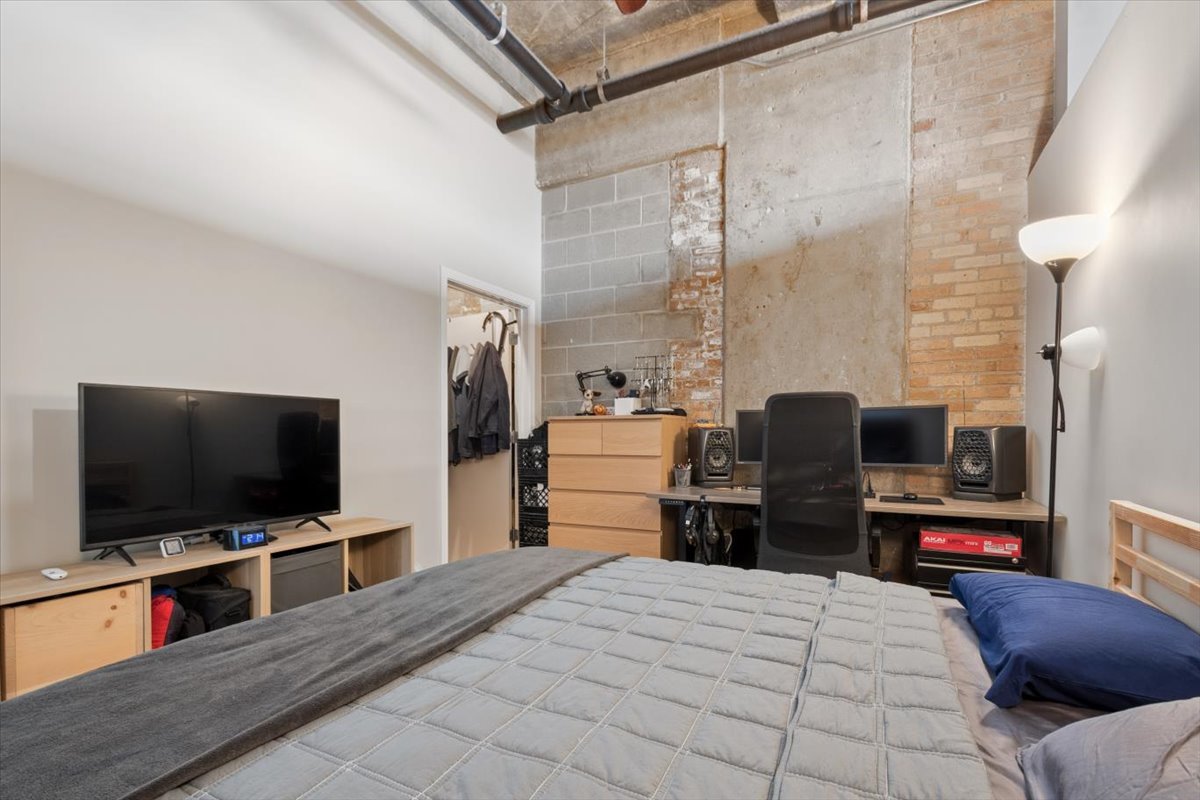 320 East 21st Street Chicago IL 60616