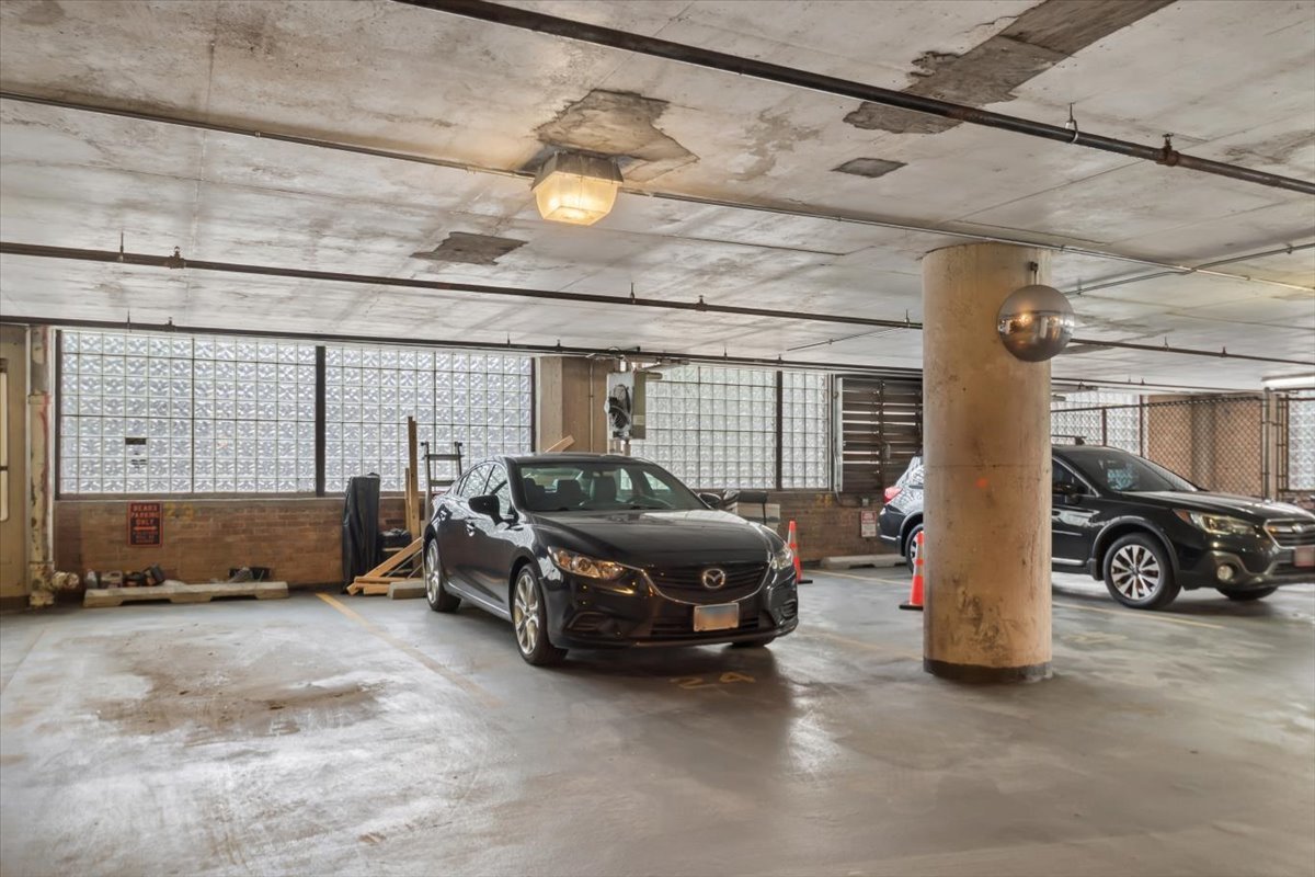 320 East 21st Street Chicago IL 60616