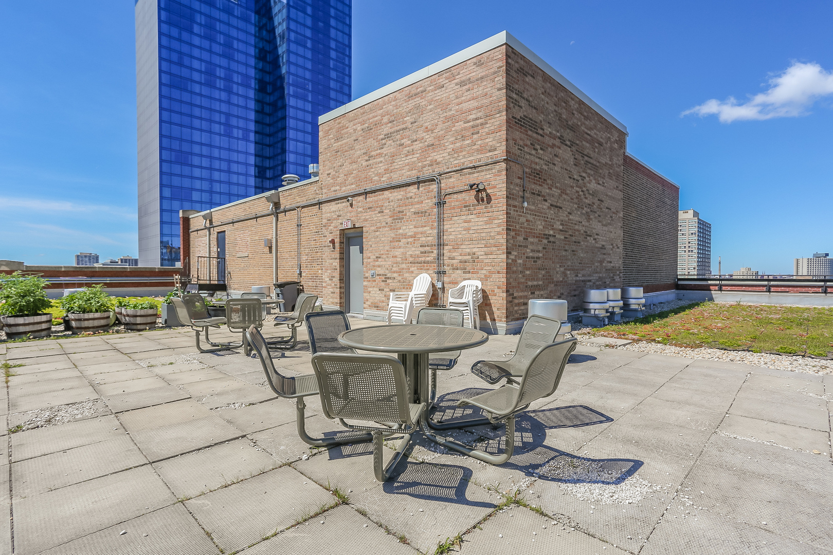 320 East 21st Street Chicago IL 60616