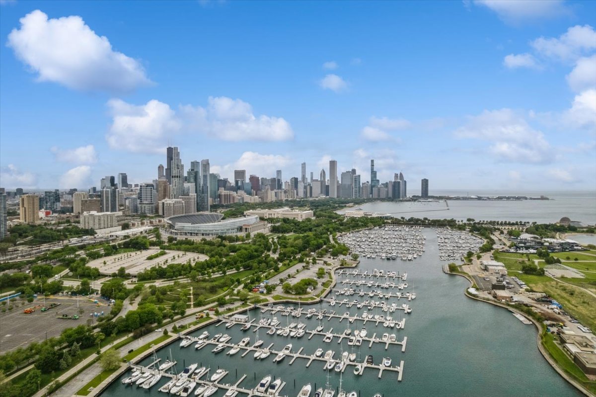 320 East 21st Street Chicago IL 60616