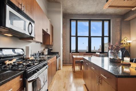 320 East 21st Street Chicago IL 60616