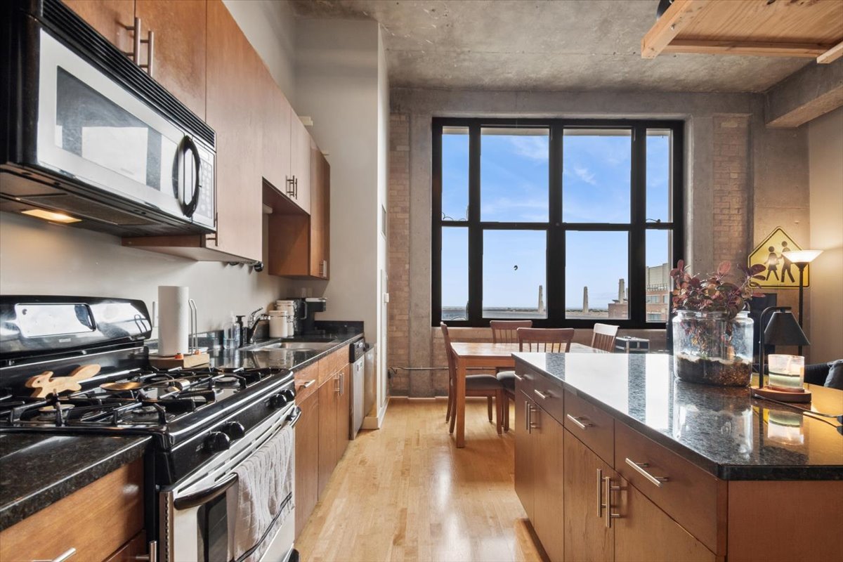 320 East 21st Street Chicago IL 60616