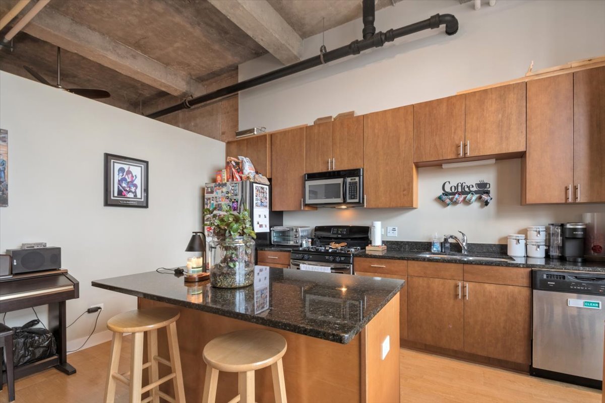 320 East 21st Street Chicago IL 60616