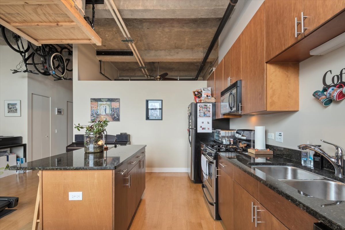320 East 21st Street Chicago IL 60616