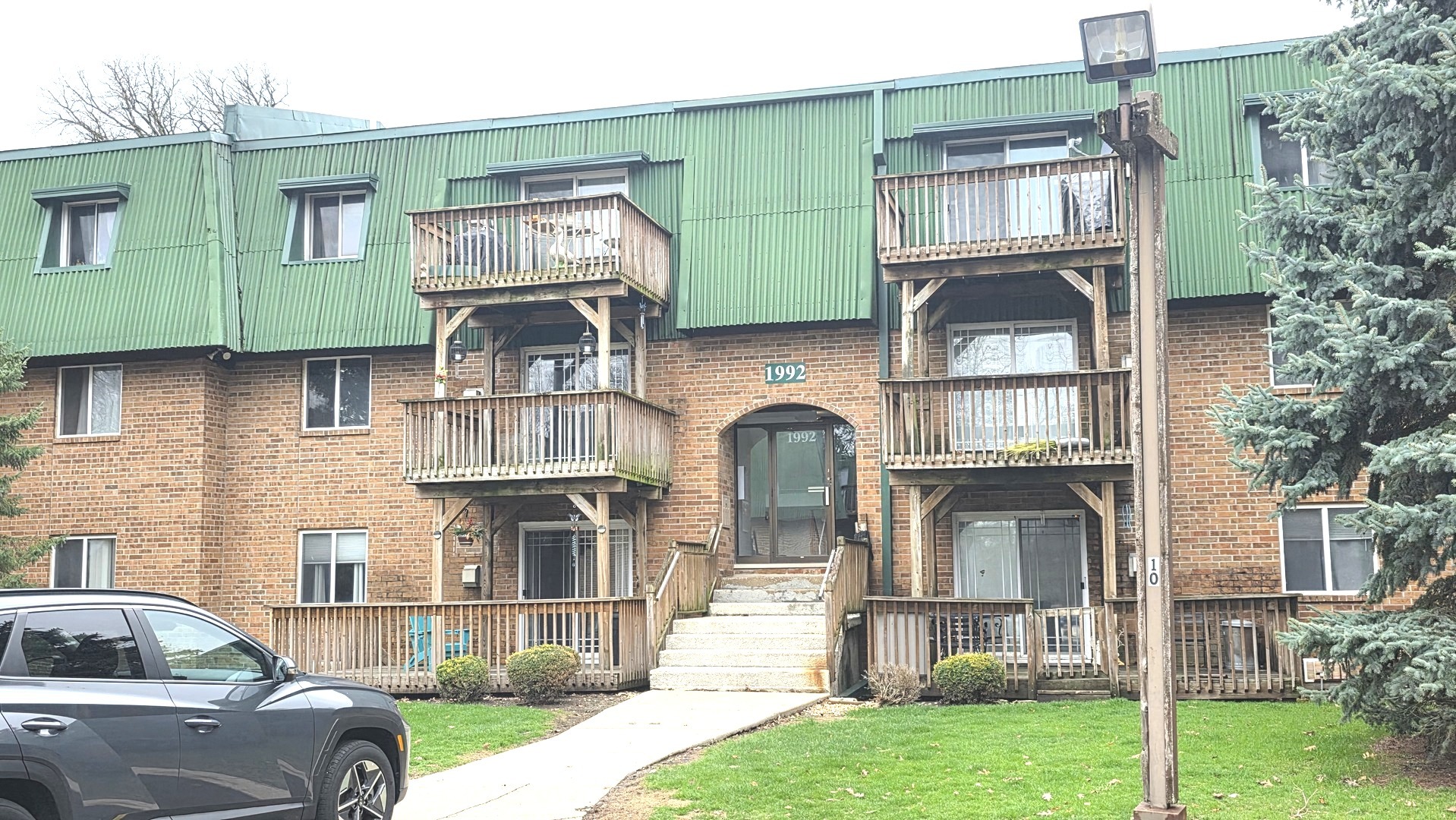 1992 Tall Oaks Drive Aurora IL 60505