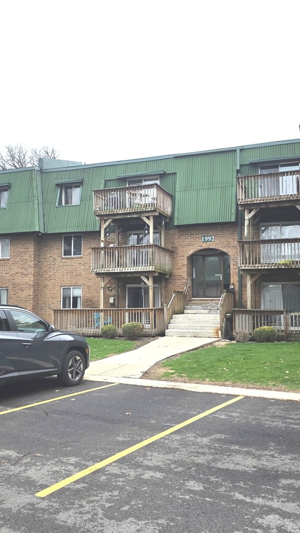 1992 Tall Oaks Drive Aurora IL 60505