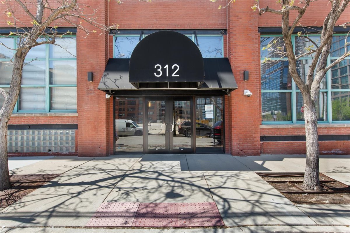 312 North May Street Chicago IL 60607