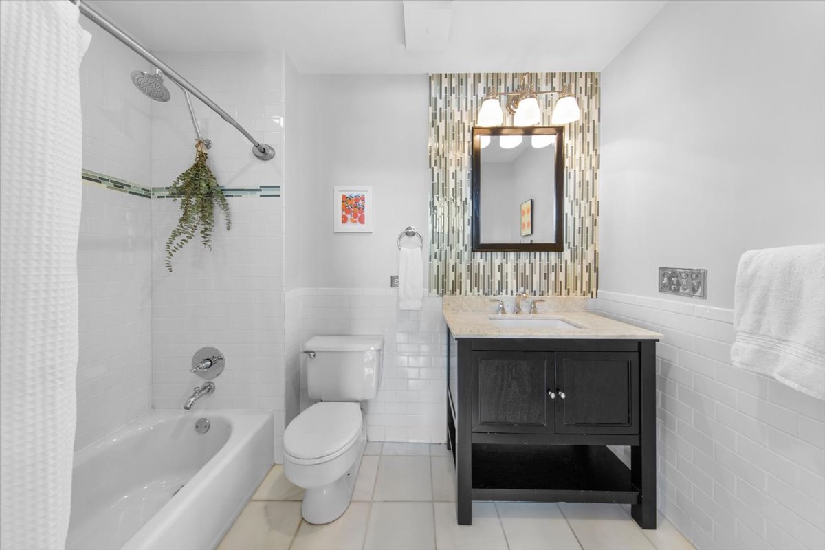 312 North May Street Chicago IL 60607