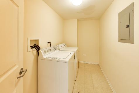 511 Prestwick Lane Wheeling IL 60090