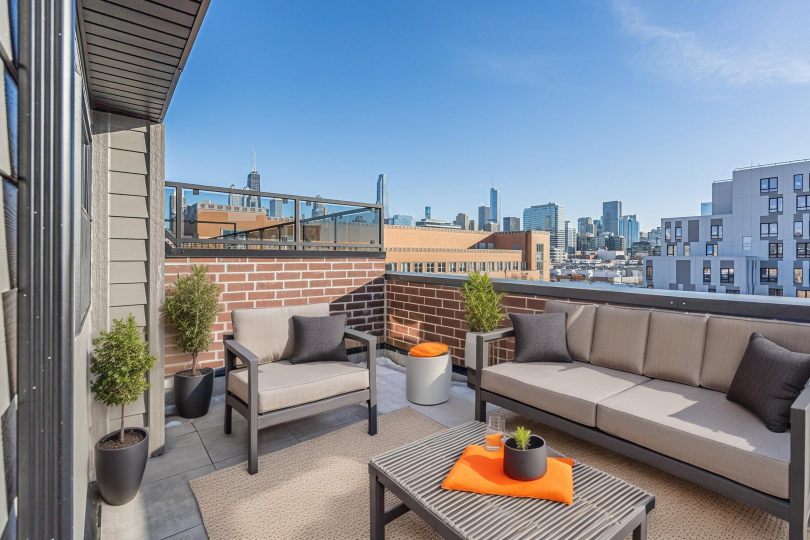 505 West Elm Avenue Chicago IL 60610