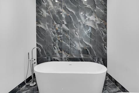 505 West Elm Avenue Chicago IL 60610