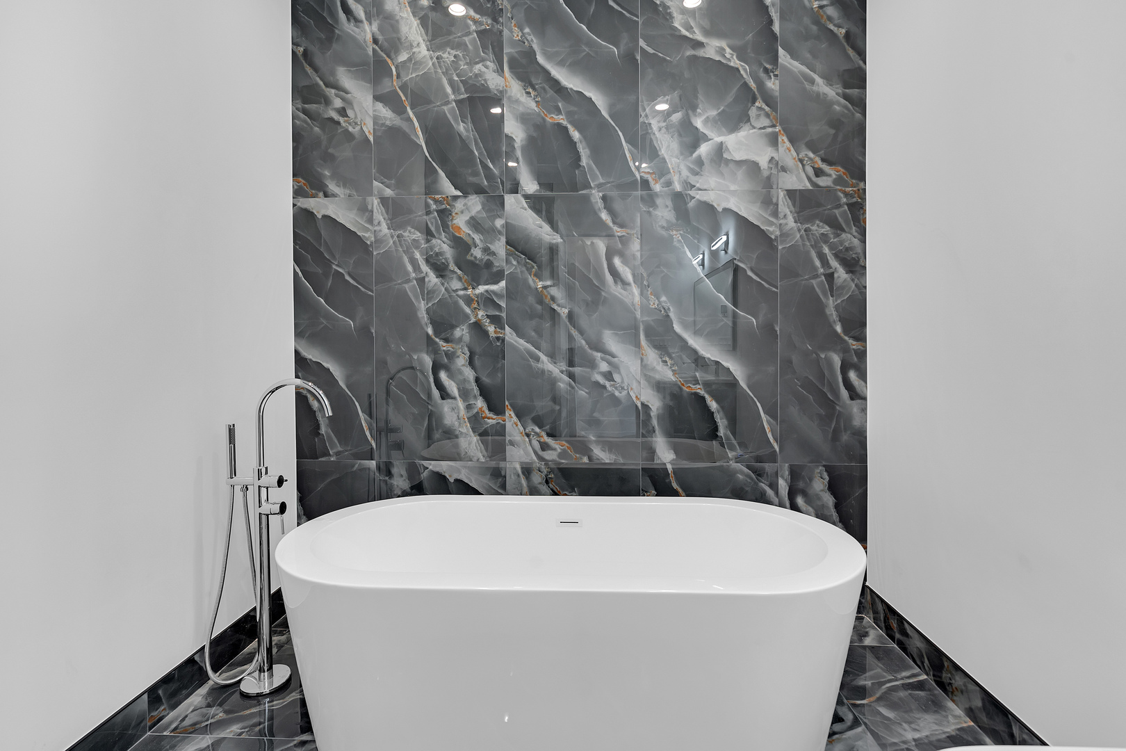 505 West Elm Avenue Chicago IL 60610