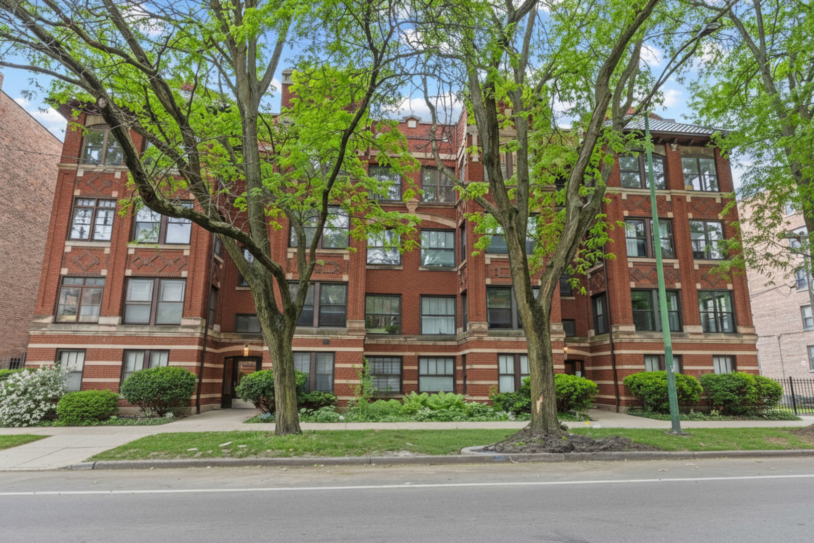 1223 East Hyde Park Boulevard Chicago IL 60615