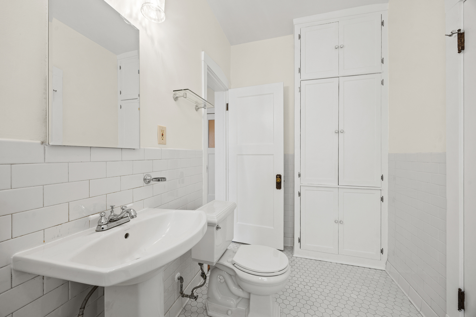 1223 East Hyde Park Boulevard Chicago IL 60615