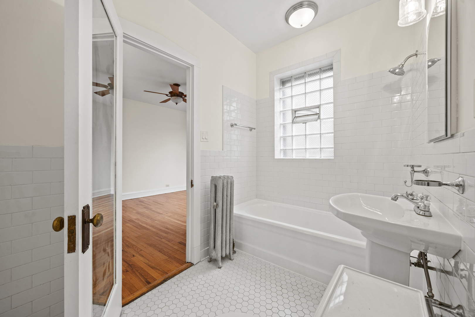 1223 East Hyde Park Boulevard Chicago IL 60615
