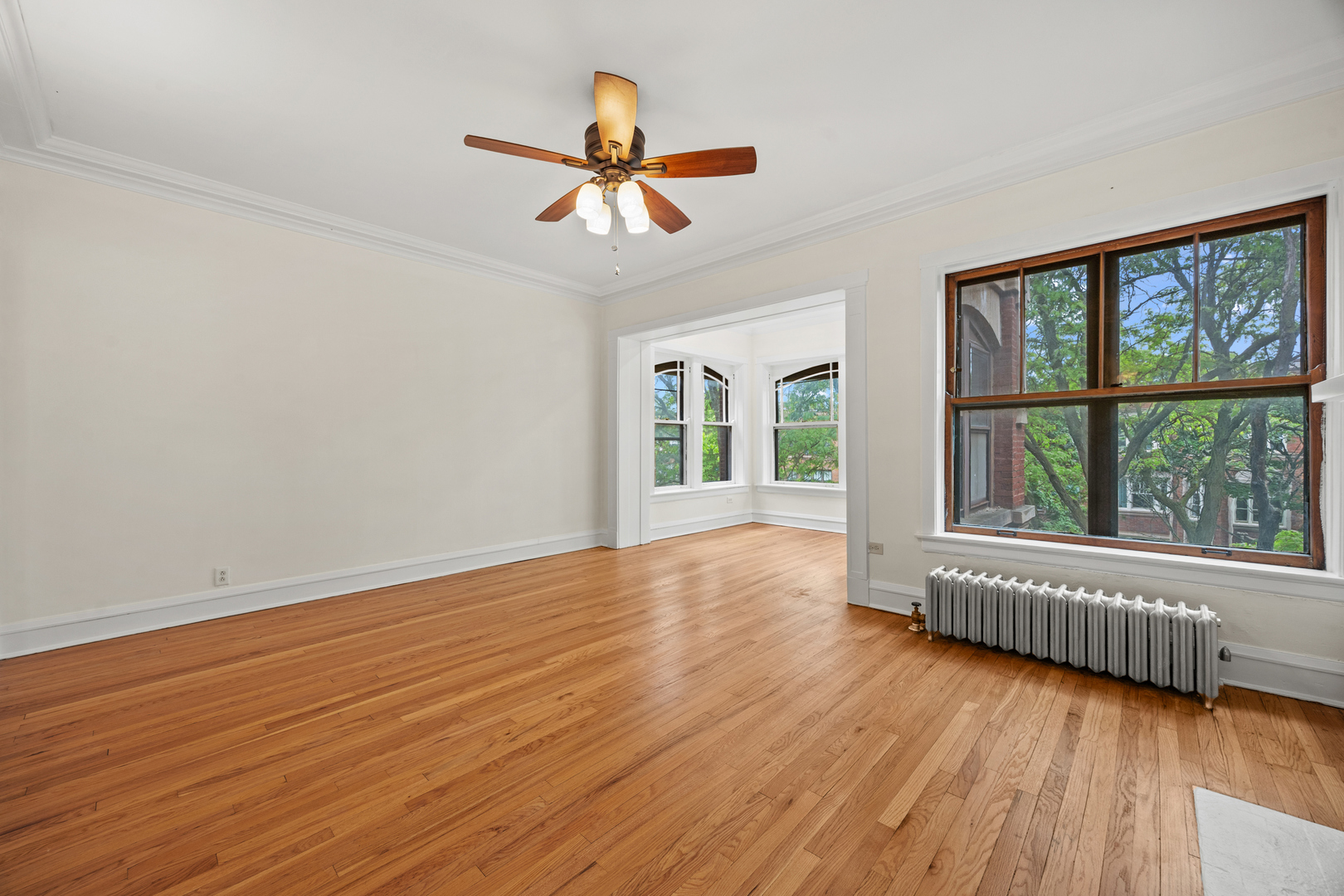1223 East Hyde Park Boulevard Chicago IL 60615