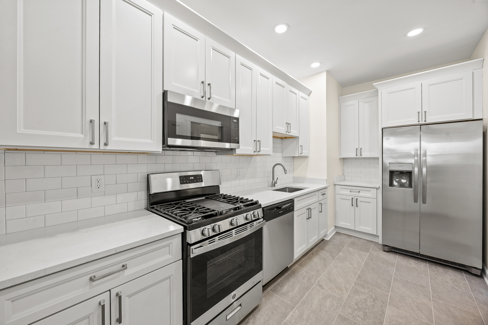 1223 East Hyde Park Boulevard Chicago IL 60615