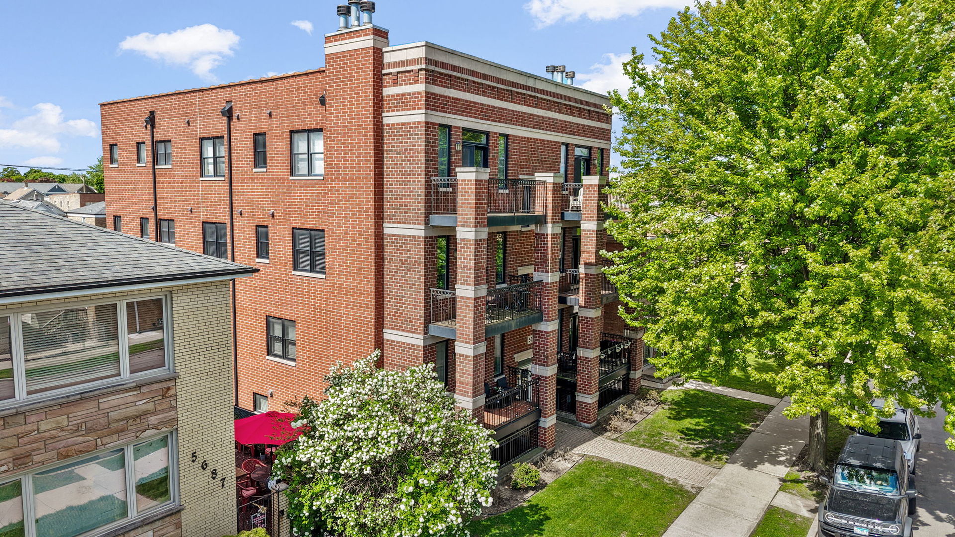 5691 West Higgins Avenue Chicago IL 60630