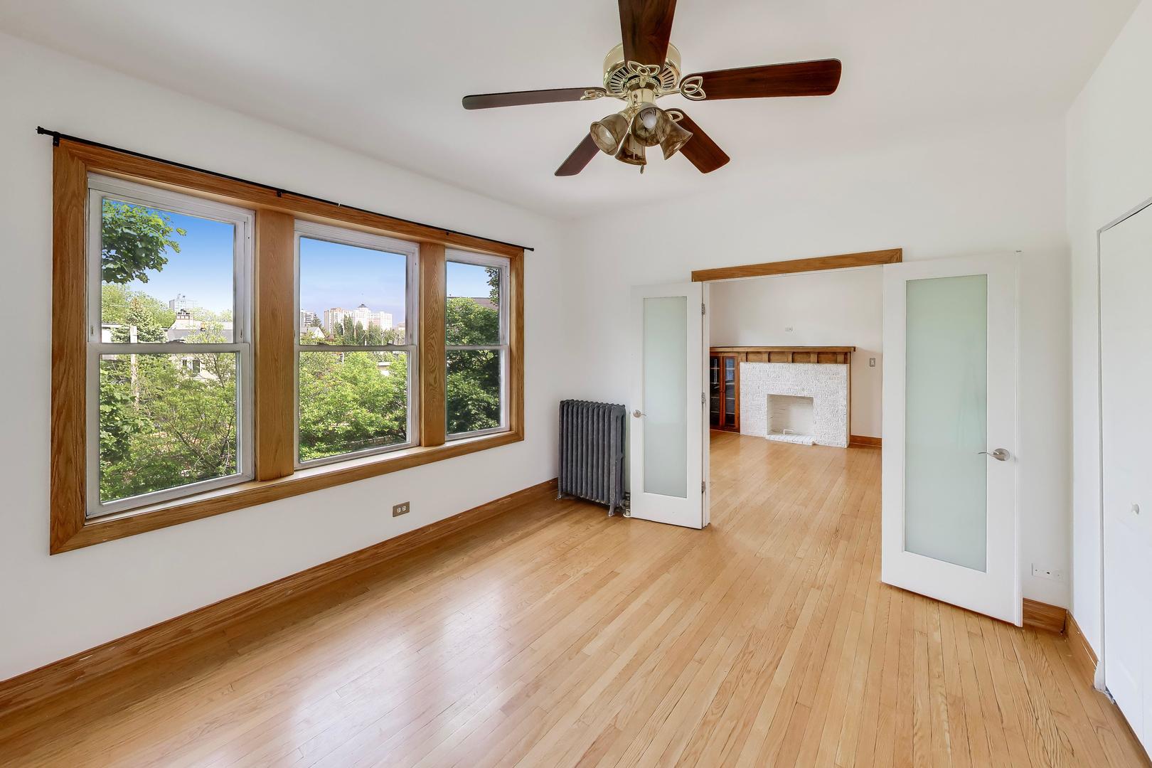 5712 North Wayne Avenue Chicago IL 60660