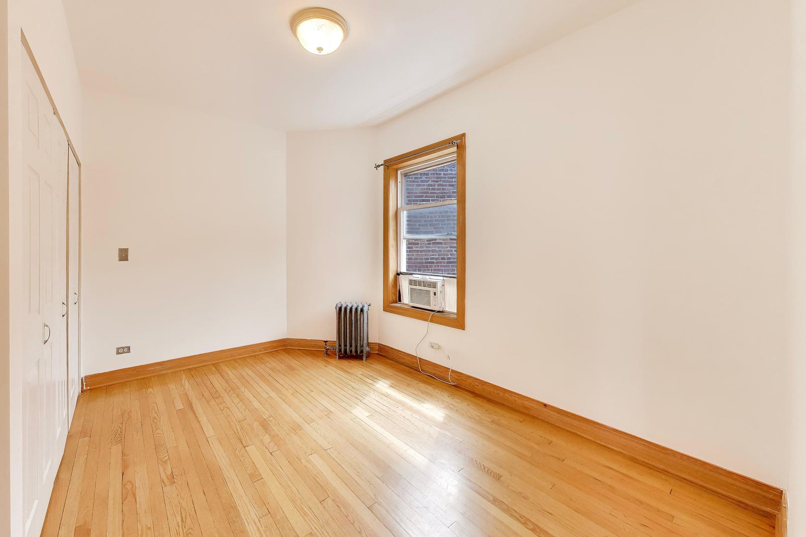 5712 North Wayne Avenue Chicago IL 60660