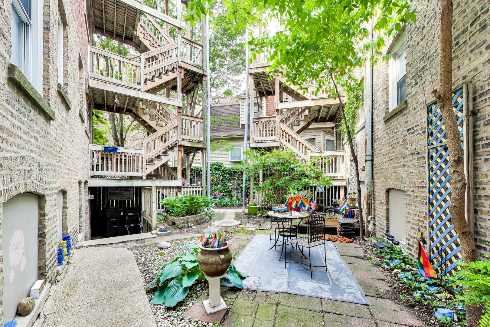 5712 North Wayne Avenue Chicago IL 60660