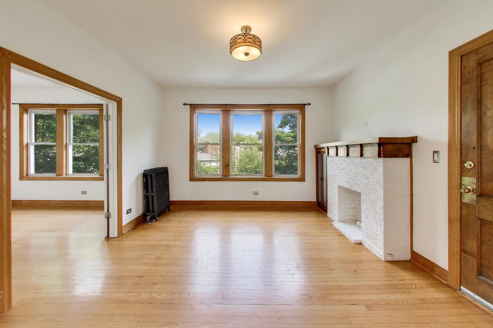 5712 North Wayne Avenue Chicago IL 60660