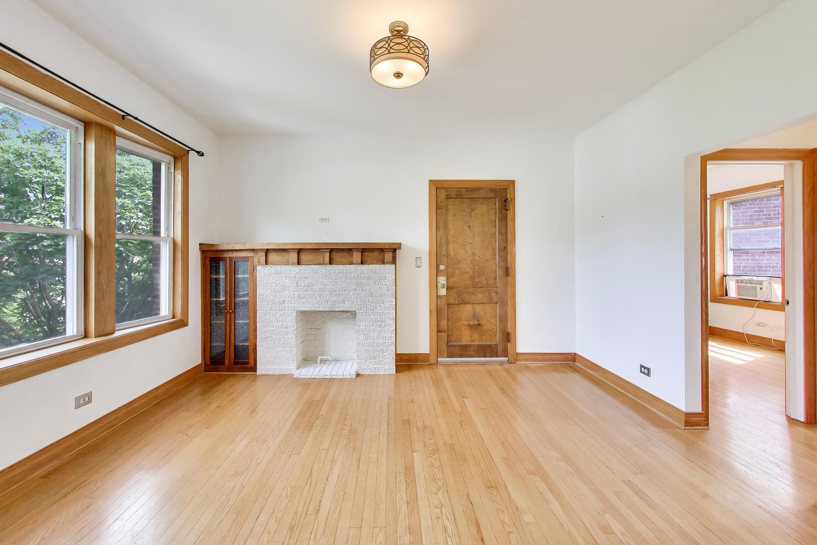 5712 North Wayne Avenue Chicago IL 60660