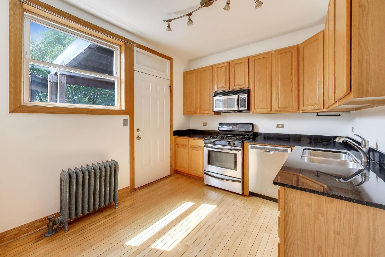 5712 North Wayne Avenue Chicago IL 60660