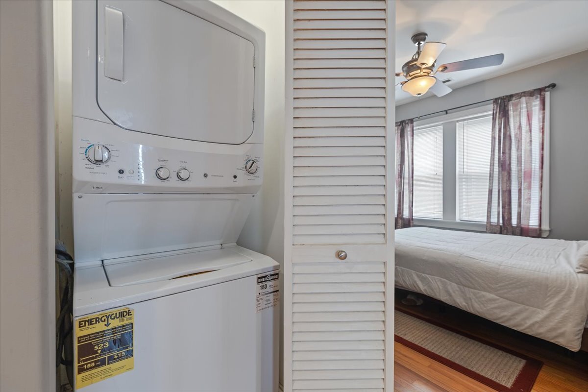 7050 North Damen Avenue Chicago IL 60645