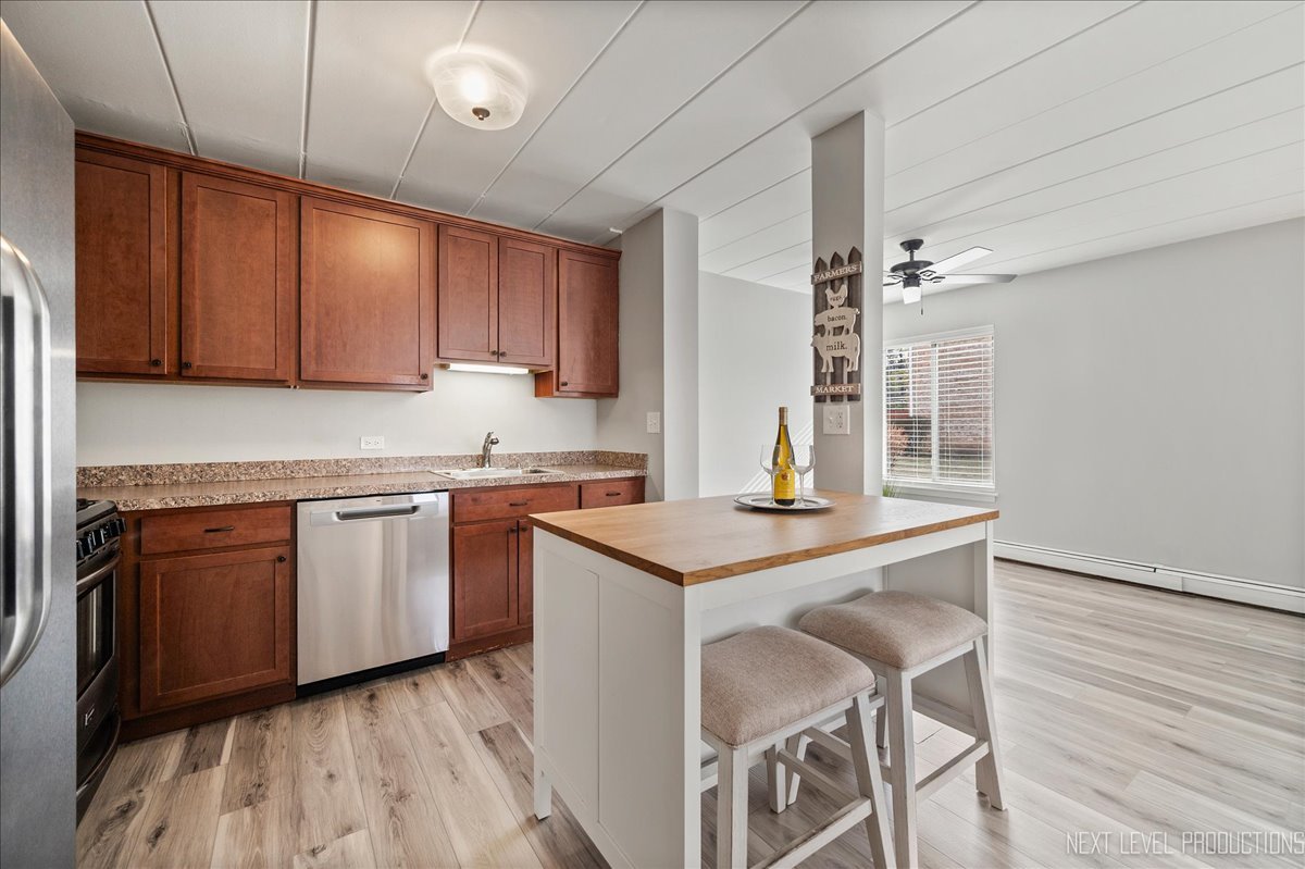 1052 North Mill Street Naperville IL 60563