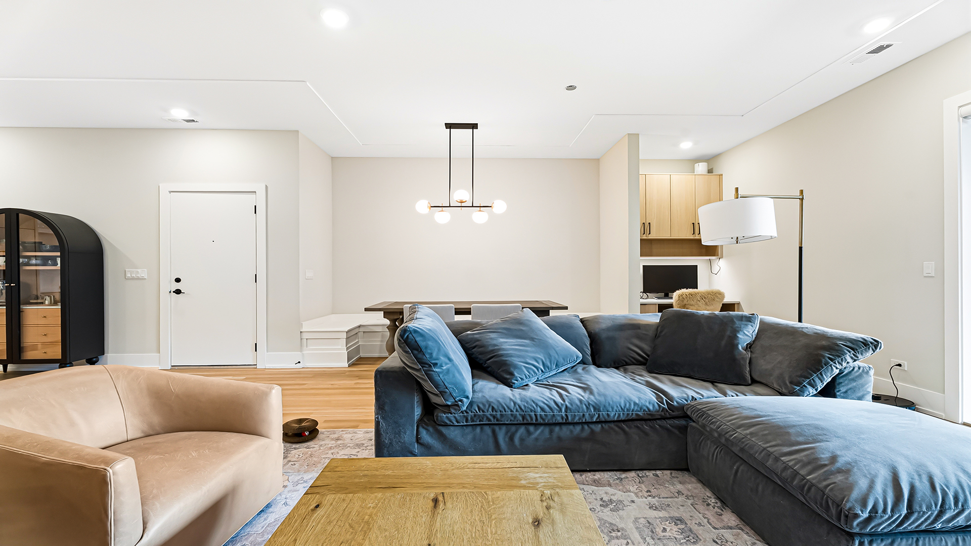 3125 North Clybourn Avenue Chicago IL 60618