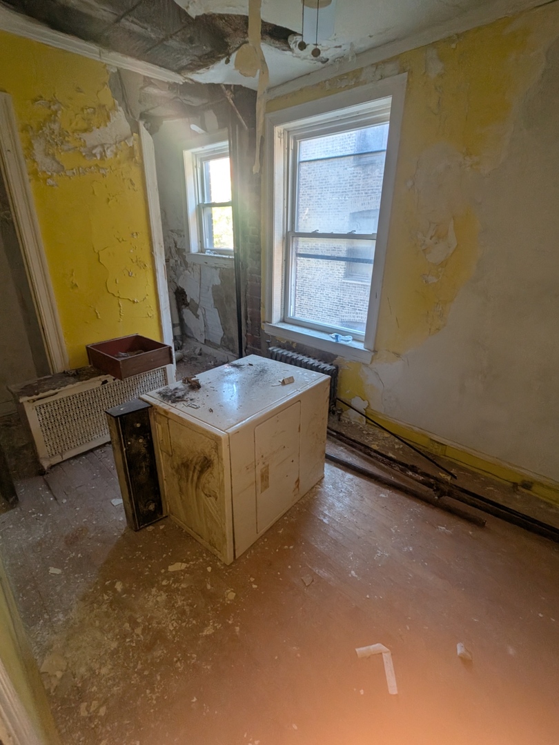 6740 South Oglesby Avenue Chicago IL 60649