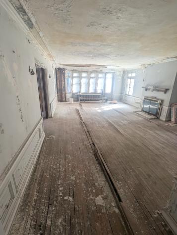 6740 South Oglesby Avenue Chicago IL 60649