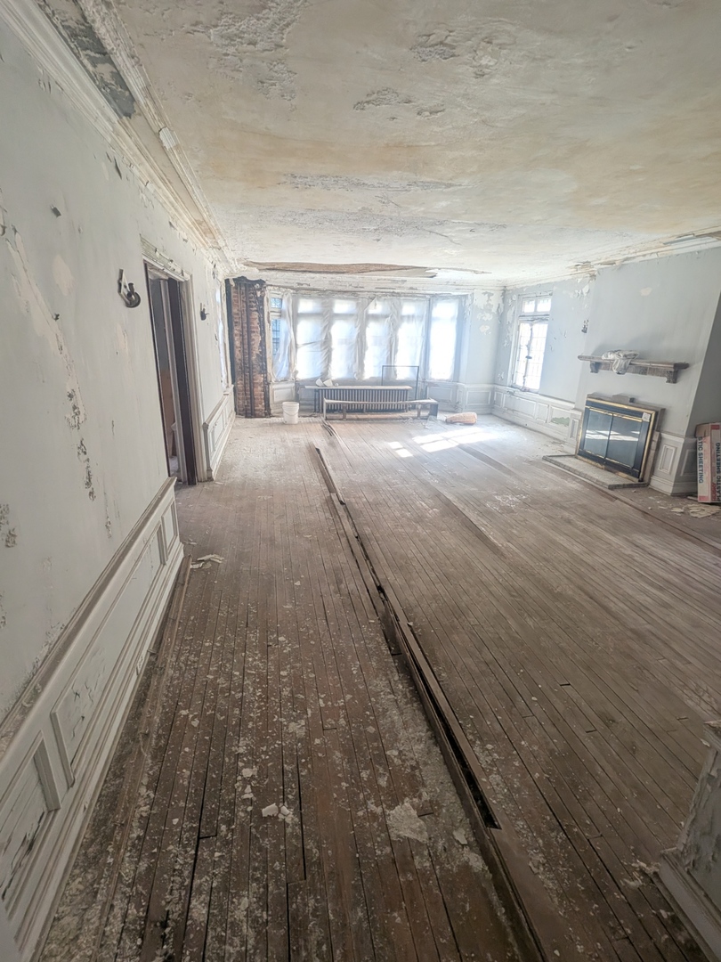 6740 South Oglesby Avenue Chicago IL 60649