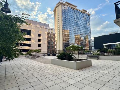 41 East 8th Street Chicago IL 60605