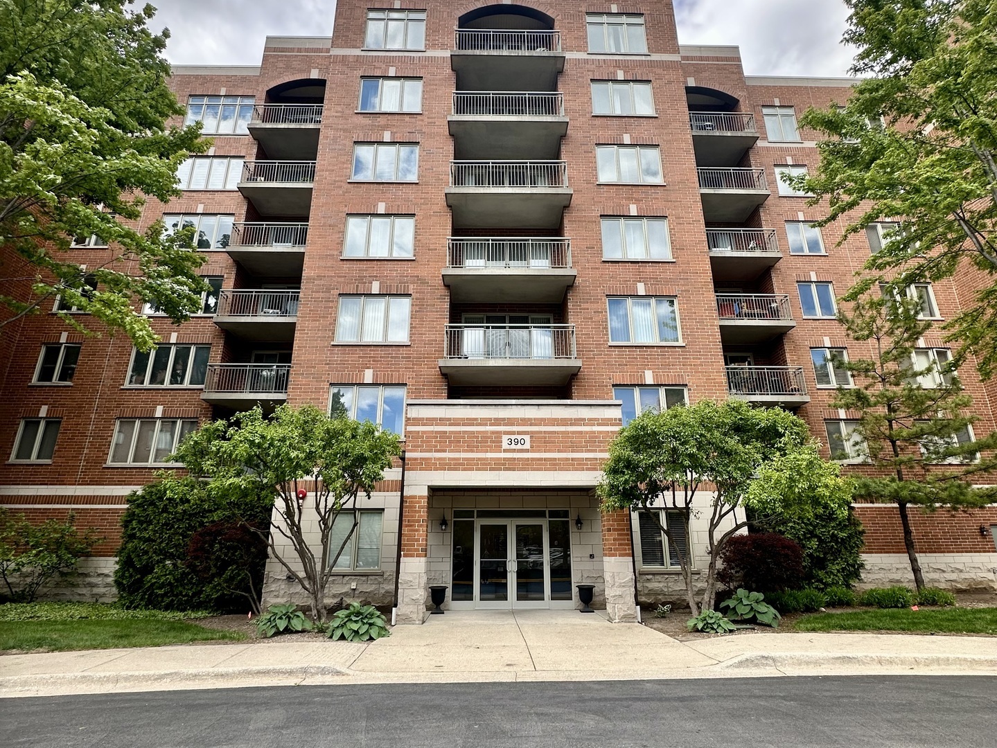 390 South Western Avenue Des Plaines IL 60016