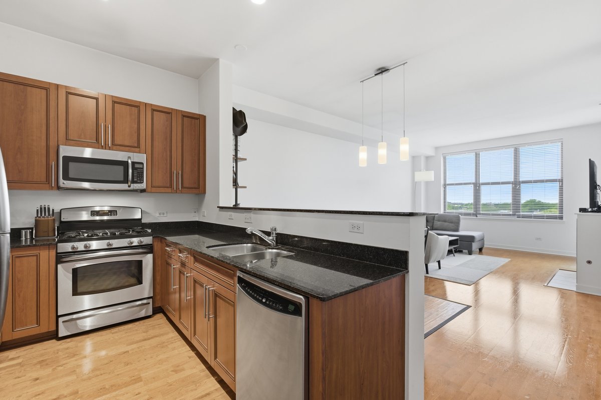 3140 North Sheffield Avenue Chicago IL 60657