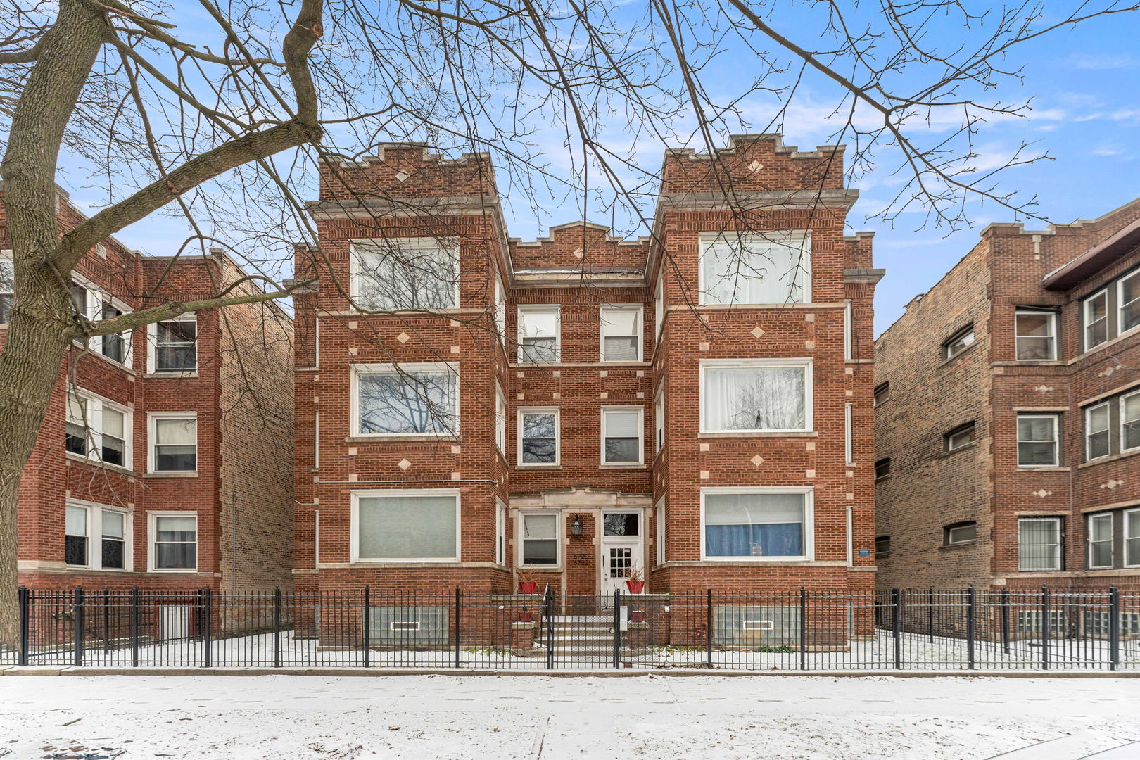 6722 South Ridgeland Avenue Chicago IL 60649