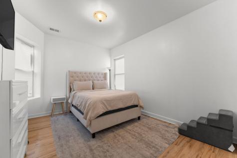 6722 South Ridgeland Avenue Chicago IL 60649