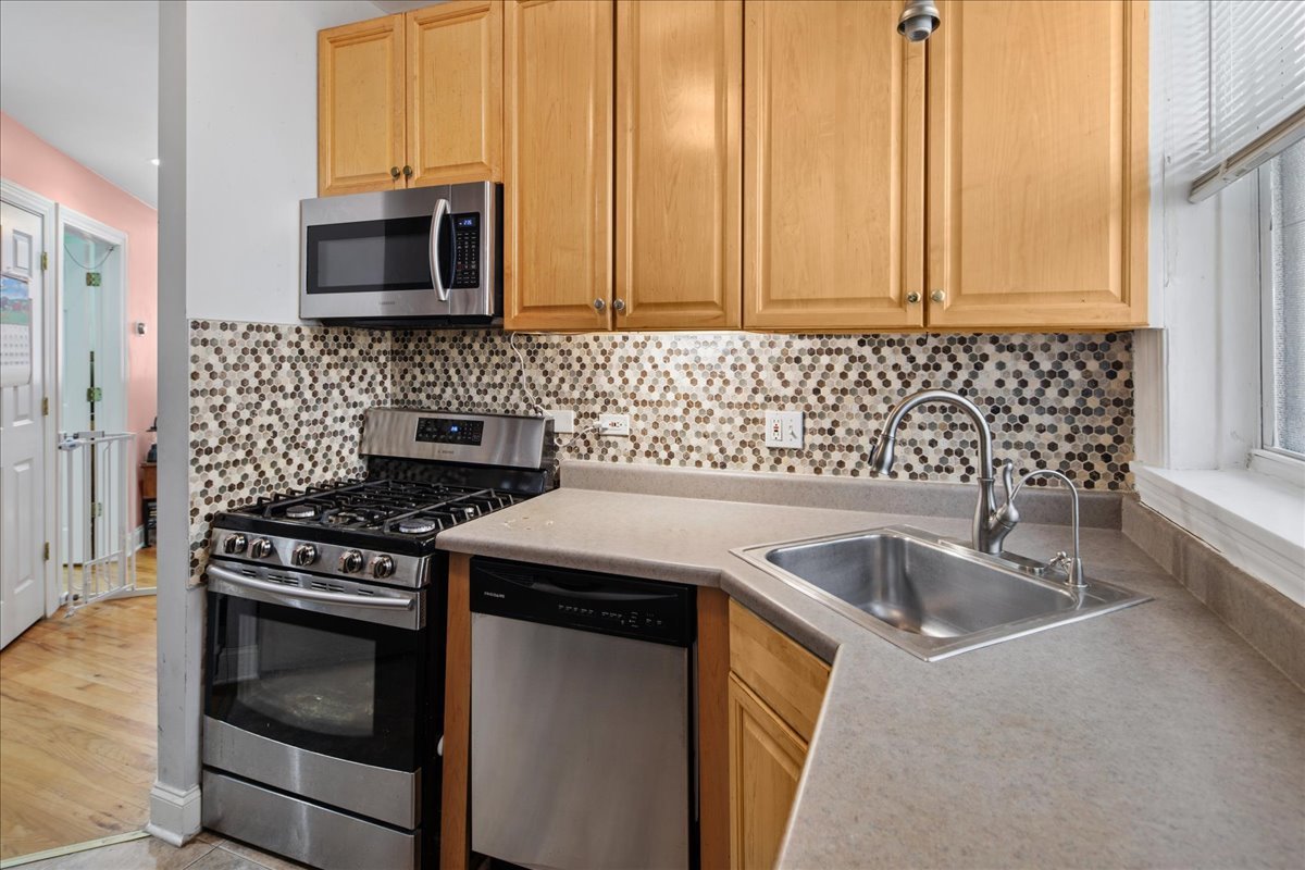 4916 North Kedzie Avenue Chicago IL 60625