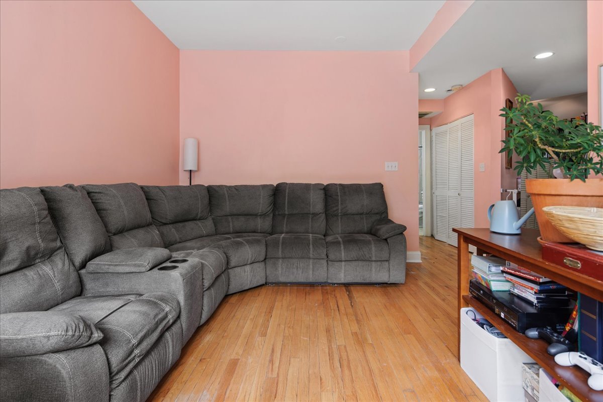 4916 North Kedzie Avenue Chicago IL 60625