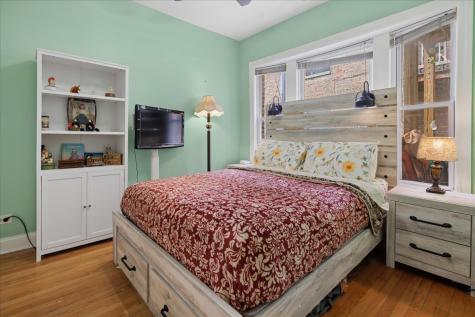 4916 North Kedzie Avenue Chicago IL 60625