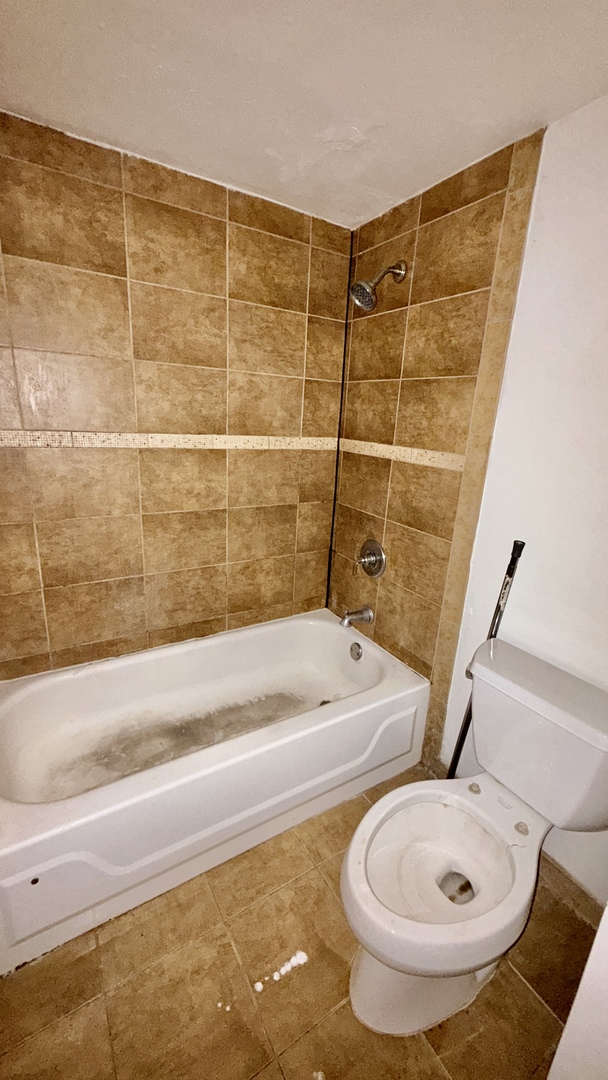 606 East Woodland Park Avenue Chicago IL 60616