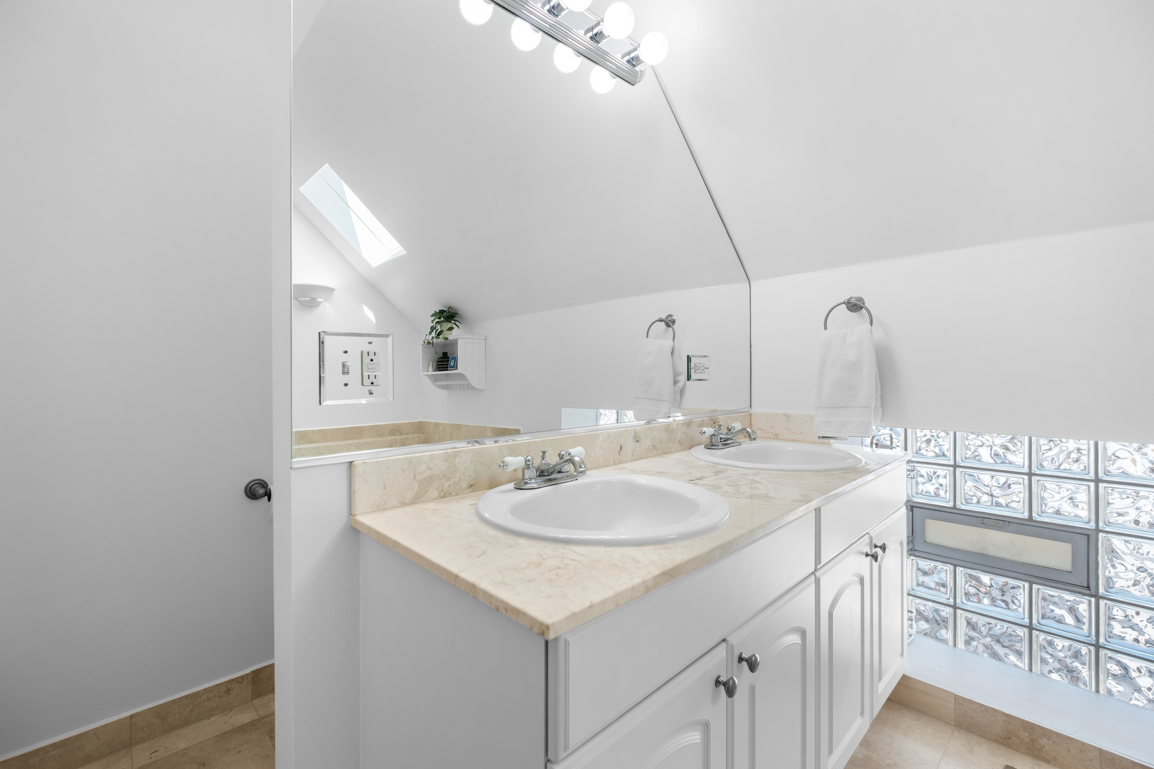 1542 North Wood Street Chicago IL 60622
