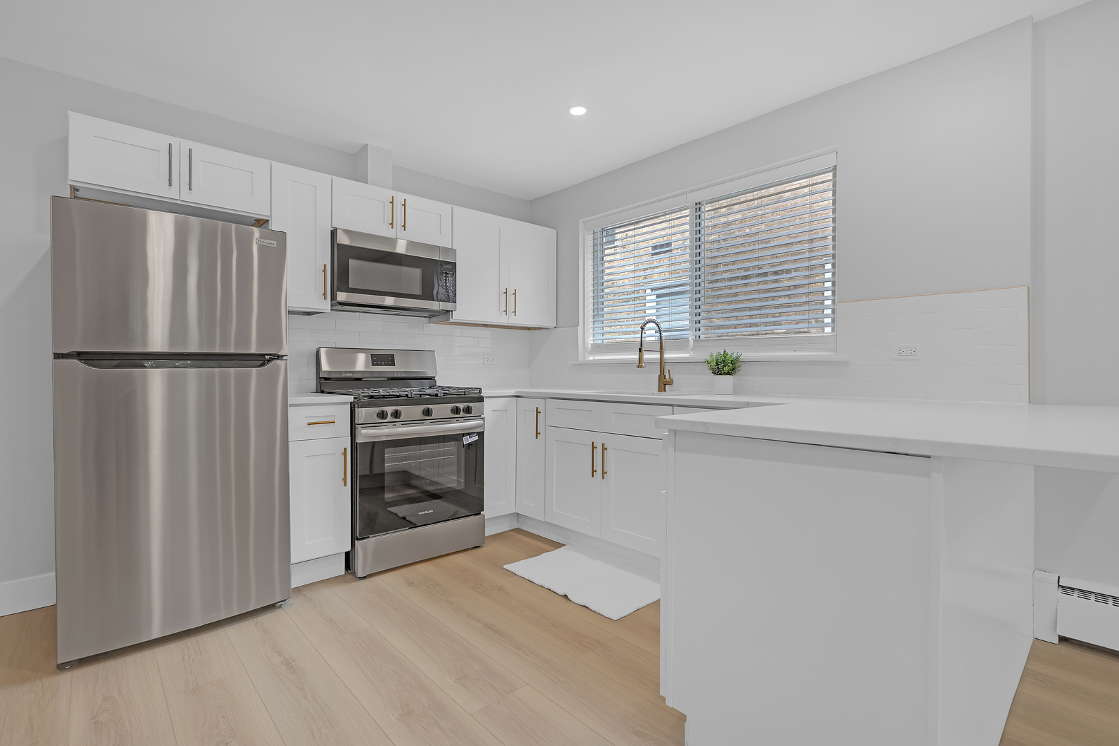 2712 West Balmoral Avenue Chicago IL 60625