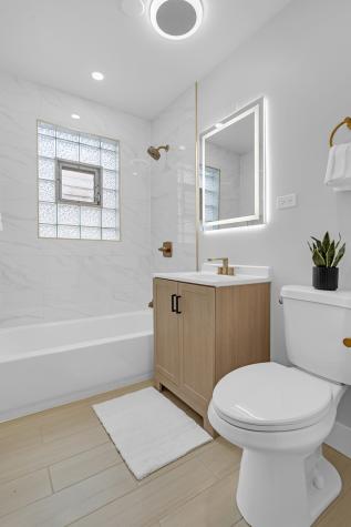 2712 West Balmoral Avenue Chicago IL 60625