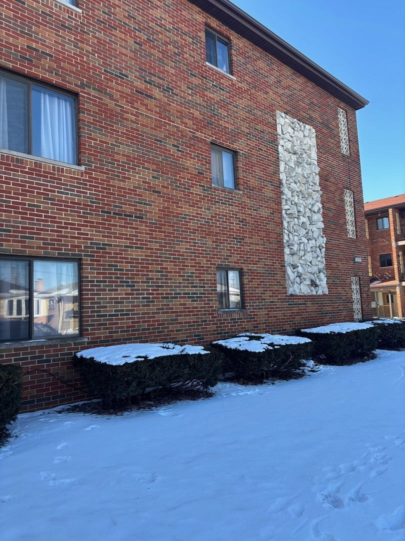 6323 West 64th Place Chicago IL 60638